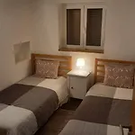 Sunny Da Viana, Prázdninový dům Aljezur