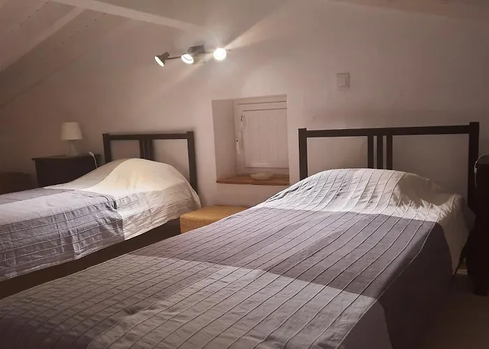 Sunny Da Viana, 펜션 *