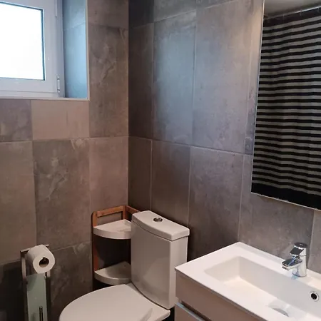 Sunny Da Viana, Semesterbostad *